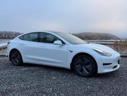 Begagnad 2019 Tesla Model 3 Standard Range Plus Sedan | 199 000 kr (Lite dyr)