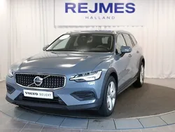Begagnad 2023 Volvo V60 CC Core Kombi | 339 500 kr (Superpris)