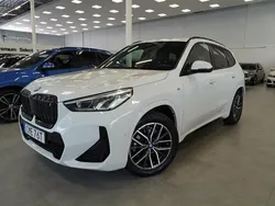 Vit (alpinvit) Begagnad 2023 BMW iX1 M Sport SUV | 479 900 kr (Bra pris)