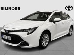Vit Begagnad 2023 Toyota Corolla Active Kombi | 259 900 kr (Bra pris)