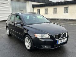Svart Begagnad 2008 Volvo V50 Summum Kombi | 35 999 kr (Marknadspris)