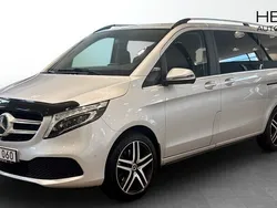 Svart Begagnad 2020 Mercedes V300 Avantgarde Minibuss | 559 000 kr (Superpris)