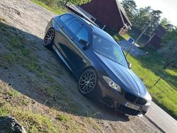 Grå Begagnad 2013 BMW M550 Comfort Edition Sedan | 249 999 kr (Marknadspris)