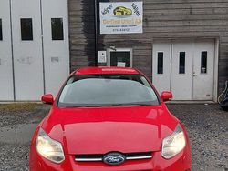 Röd Begagnad 2013 Ford Focus Trend Kombi | 51 900 kr (Marknadspris)