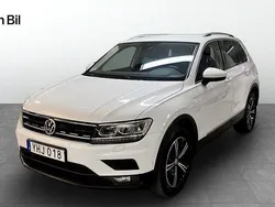 Vit (pure white) Begagnad 2019 VW Tiguan Executive SUV | 279 900 kr (Marknadspris)