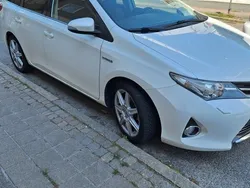 Vit Begagnad 2014 Toyota Auris Touring Sports Edition Kombi | 140 000 kr (Marknadspris)