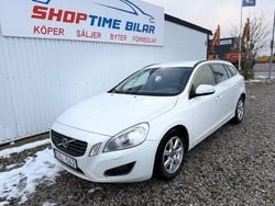Vit Begagnad 2012 Volvo V60 Momentum Kombi | 49 900 kr (Marknadspris)