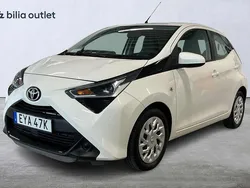 Vit Begagnad 2020 Toyota Aygo X-play Halvkombi | 109 000 kr (Marknadspris)