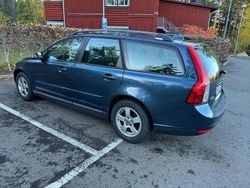Blå Begagnad 2008 Volvo V50 Kinetic Kombi | 24 900 kr (Bra pris)