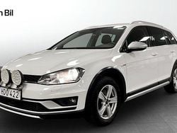 Pure white Begagnad 2015 VW Golf Alltrack Kombi | 139 000 kr (Marknadspris)