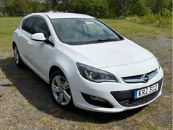 Vit Begagnad 2015 Opel Astra Enjoy Halvkombi | 70 000 kr (Bra pris)