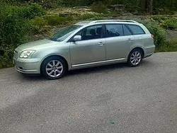 Silver Begagnad 2005 Toyota Avensis Kombi | 24 800 kr (Bra pris)