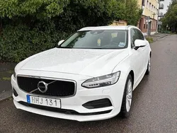 Vit Begagnad 2019 Volvo V90 Momentum Kombi | 213 000 kr (Bra pris)