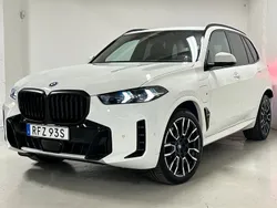 Vit Begagnad 2023 BMW X5 M Sport SUV | 1 099 000 kr (Marknadspris)