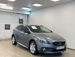 Grå Begagnad 2016 Volvo V40 CC Momentum Kombi | 172 900 kr (Marknadspris)
