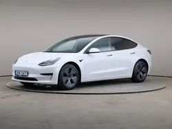 Vit (pärlvit multicoat) Begagnad 2021 Tesla Model 3 Standard Range Plus Sedan | 255 000 kr (Bra pris)