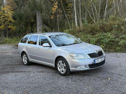 Silver Begagnad 2012 Skoda Octavia Elegance Kombi | 39 000 kr (Marknadspris)