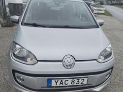 Silver Begagnad 2016 VW up! high up! Halvkombi | 65 000 kr (Marknadspris)
