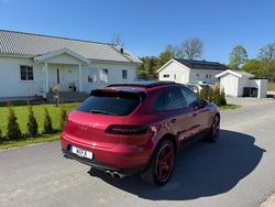 Röd Begagnad 2017 Porsche Macan S Sport SUV | 395 000 kr (Marknadspris)