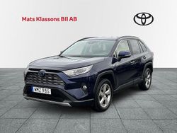 Mörkblå Begagnad 2019 Toyota RAV4 Hybrid Executive SUV | 349 000 kr (Marknadspris)