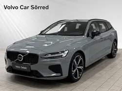 Grå Begagnad 2024 Volvo V60 Plus Kombi | 499 900 kr (Marknadspris)