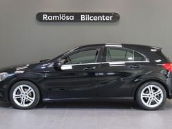 Svart Begagnad 2014 Mercedes A200 Urban Halvkombi | 174 900 kr (Marknadspris)