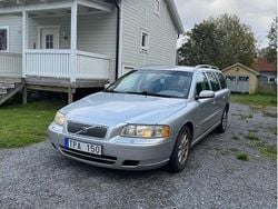 Grå Begagnad 2002 Volvo V70 Kombi | 15 000 kr (Superpris)