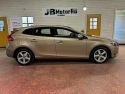 Brun Begagnad 2012 Volvo V40 Kombi | 119 000 kr (Marknadspris)