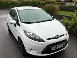 Vit Begagnad 2009 Ford Fiesta Trend Halvkombi | 35 000 kr (Marknadspris)