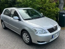 Silver Begagnad 2004 Toyota Corolla Halvkombi | 39 000 kr (Marknadspris)