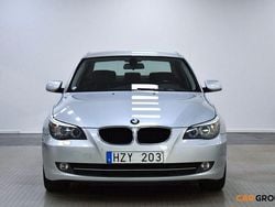 Ljusgrå (grå) Begagnad 2008 BMW 520 Sedan | 79 900 kr (Marknadspris)