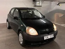 Grön Begagnad 2002 Toyota Yaris Halvkombi | 25 900 kr (Marknadspris)