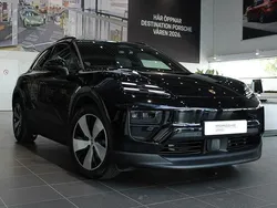 Svart Begagnad 2024 Porsche Macan SUV | 925 000 kr