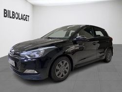 Svart Begagnad 2017 Hyundai i20 Comfort Halvkombi | 79 800 kr (Marknadspris)
