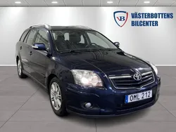 Mörkblå (blå) Begagnad 2006 Toyota Avensis Kombi | 43 000 kr (Lite dyr)