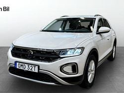 Grå Begagnad 2022 VW T-Roc Life SUV | 254 900 kr (Marknadspris)