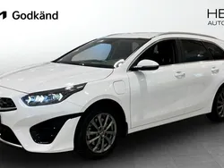 Vit (white) Begagnad 2022 Kia Ceed Sportswagon Advance Kombi | 254 900 kr (Marknadspris)