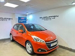 Orange Begagnad 2018 Peugeot 208 Halvkombi | 89 900 kr (Marknadspris)