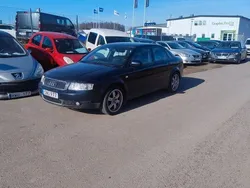 Mörkblå Begagnad 2001 Audi A4 Sedan | 22 900 kr