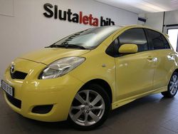 Ljusgul Begagnad 2009 Toyota Yaris Halvkombi | 64 900 kr (Dyr)