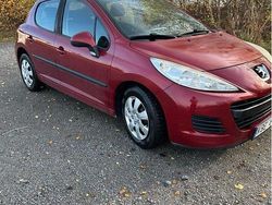 Röd Begagnad 2010 Peugeot 207 Halvkombi | 29 500 kr (Marknadspris)