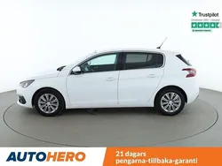 Vit Begagnad 2021 Peugeot 308 Halvkombi | 179 000 kr (Marknadspris)