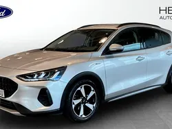 Grå (silver) Begagnad 2022 Ford Focus Active Halvkombi | 184 900 kr (Superpris)