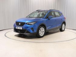Ljusblå Begagnad 2024 Seat Arona SUV | 198 900 kr (Marknadspris)