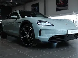Grön Begagnad 2024 Porsche Taycan Cross Turismo Sedan | 1 295 000 kr