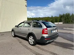 Brun Begagnad 2008 Skoda Octavia Scout Kombi | 49 000 kr (Marknadspris)