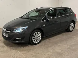 Mörkgrå Begagnad 2015 Opel Astra Enjoy Kombi | 117 900 kr (Marknadspris)