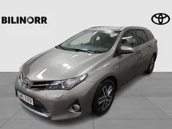 Brun Begagnad 2015 Toyota Auris Touring Sports Edition Kombi | 139 900 kr (Marknadspris)