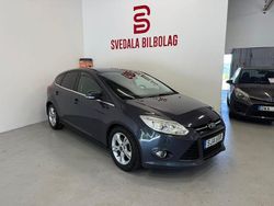 Mörkgrå (grå) Begagnad 2011 Ford Focus Halvkombi | 49 900 kr (Marknadspris)