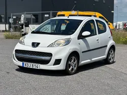 Vit Begagnad 2010 Peugeot 107 Halvkombi | 26 500 kr (Marknadspris)